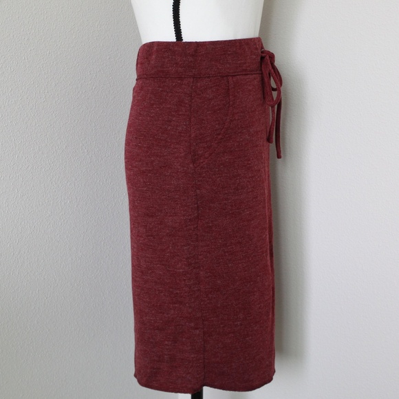 Flecked Burgundy High-Waisted Athleisure Skirt - Picture 4 of 8